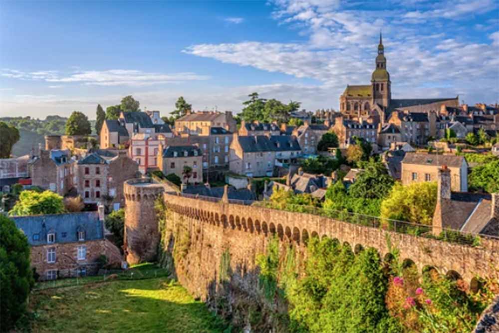 Dinan, Perle Médiévale de Bretagne